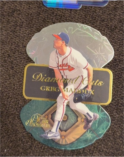 1997 Flair Showcase Diamond Cuts #10 Greg Maddux — front