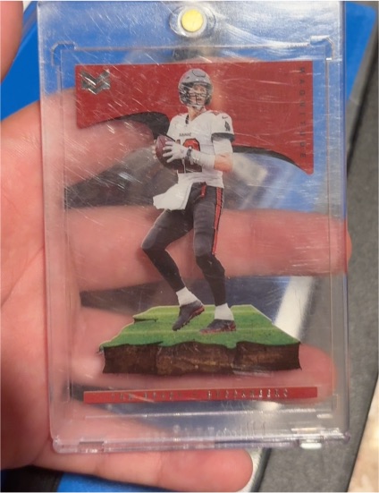 2021 Panini Chronicles Magnitude #MAG-17 Tom Brady — front