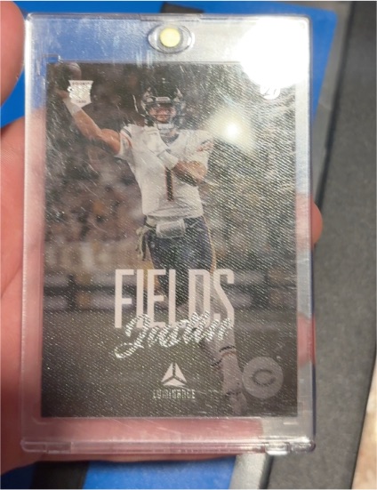 2021 Panini Chronicles Luminance #203 Justin Fields RC — front