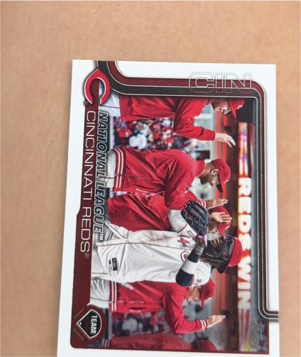 2025 Topps #99 Cincinnati Reds — front