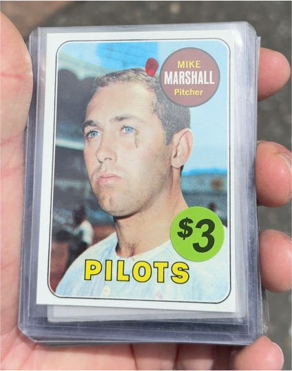 1969 Topps #17 Mike Marshall — front
