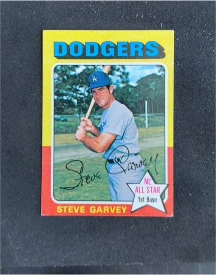 1975 Topps #140 Steve Garvey — front