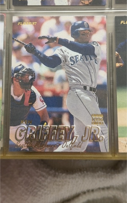 1997 Fleer #206 Ken Griffey Jr. — front