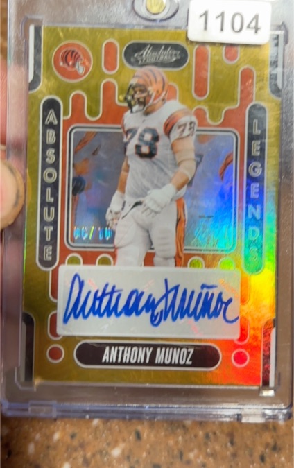 2024 Panini Absolute Legends Signatures Gold #ALS-AMZ Anthony Munoz — front