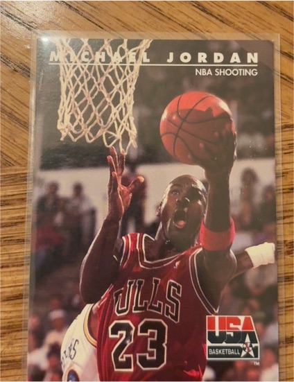 1992 SkyBox USA #44 Michael Jordan NBA Shooting — front