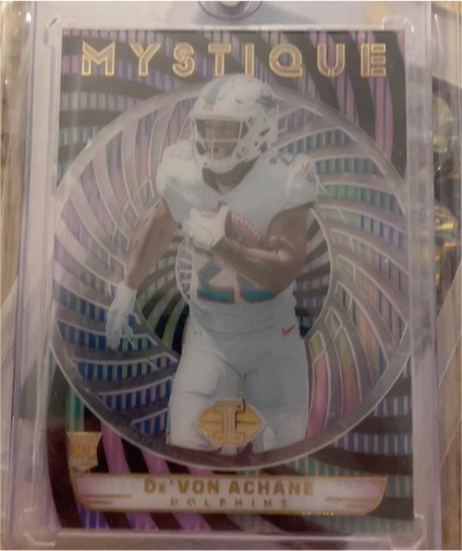 2023 Panini Illusions Mystique #9 De'Von Achane — front