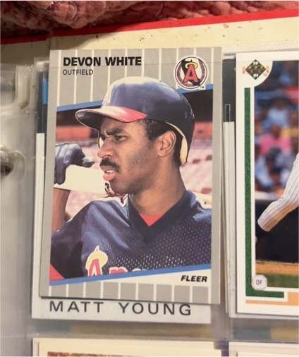 1989 Fleer #489 Devon White — front