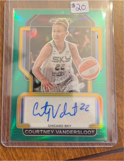 2022 Panini Prizm WNBA Signatures #SG-CVS Courtney Vandersloot — front