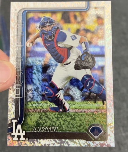 2025 Topps Series 2 #353 Austin Barnes — front