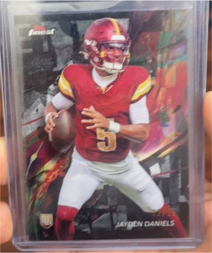 2024 Topps Finest #67 Jayden Daniels — front