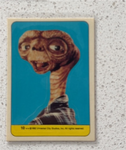 1982 Topps ET the Extra Terrestrial Sticker Card #10 — front