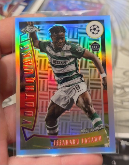 2022-23 Topps Chrome UEFA Youthquake #YQ-18 Issahaku Fatawu — front