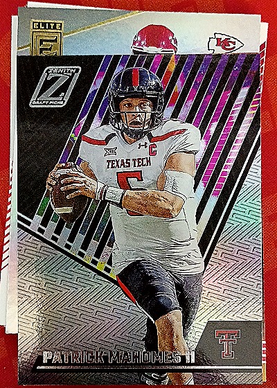 2023 Panini Chronicles Draft Picks Zenith #15 Patrick Mahomes II — front