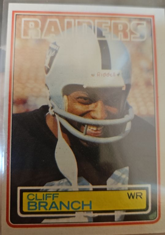 1983 Topps #297 Cliff Branch — front