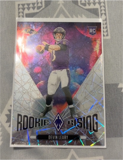 2021 Panini Rookie Rising #Devin Leary — front