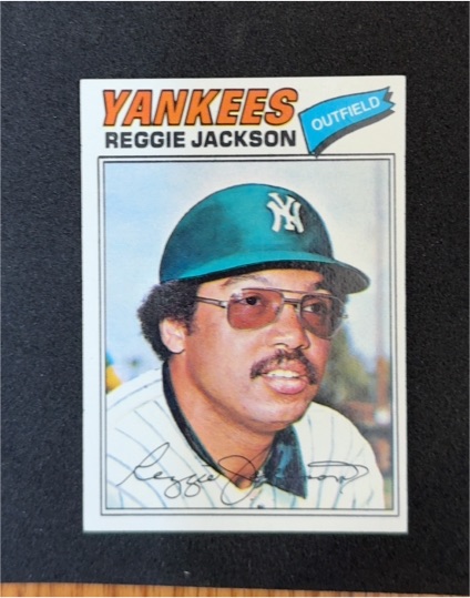1977 Topps #300 Reggie Jackson — front