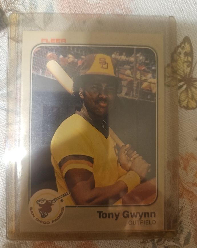 1984 Fleer #8 Tony Gwynn — front
