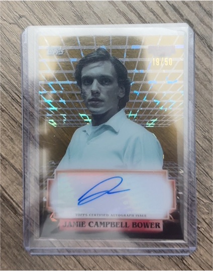 2022 Topps Jamie Campbell Bower #19/50 — front