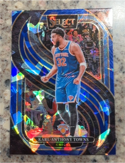 2021 Panini Select #32 Karl-Anthony Towns — front