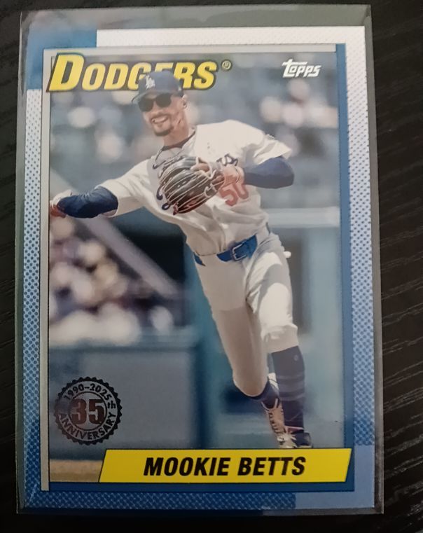 2025 Topps Dodgers #Mookie Betts — front