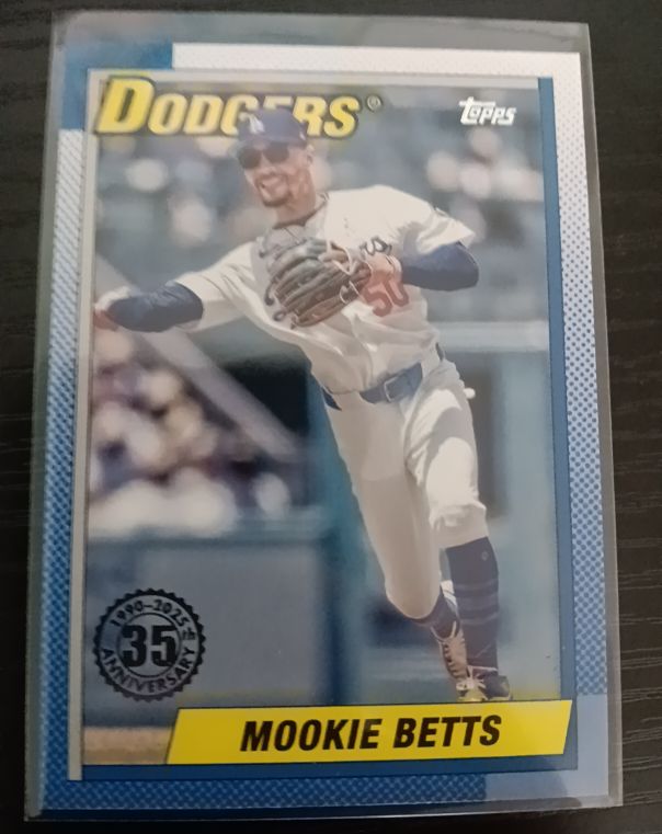 2020 Topps #35 Mookie Betts — front