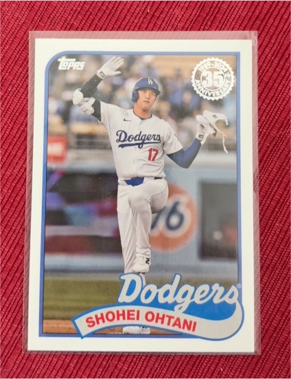 2023 Topps #17 Shohei Ohtani — front