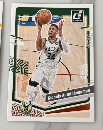 2021 Donruss #34 Giannis Antetokounmpo — front