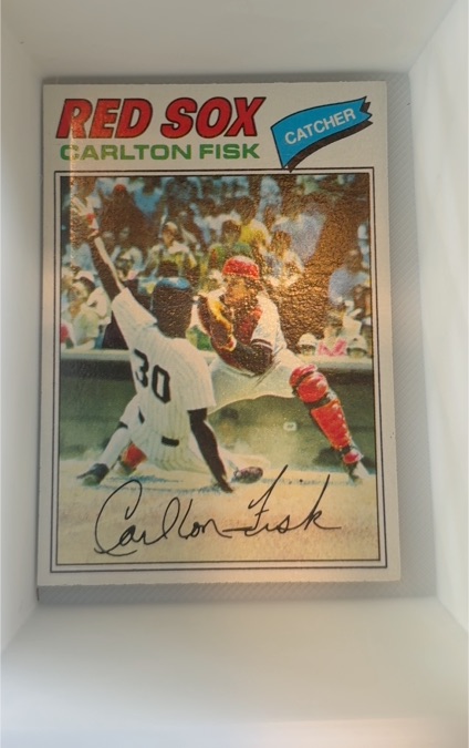 1975 Topps #300 Carlton Fisk — front