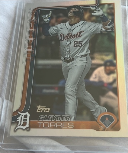 2023 Topps #25 Gleyber Torres — front
