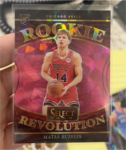 2022 Panini Select #25 Matas Buzelis Rookie Revolution — front