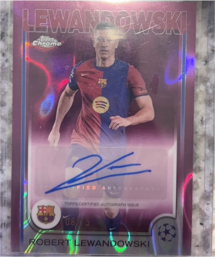 2021 Topps Chrome #08 Robert Lewandowski — front