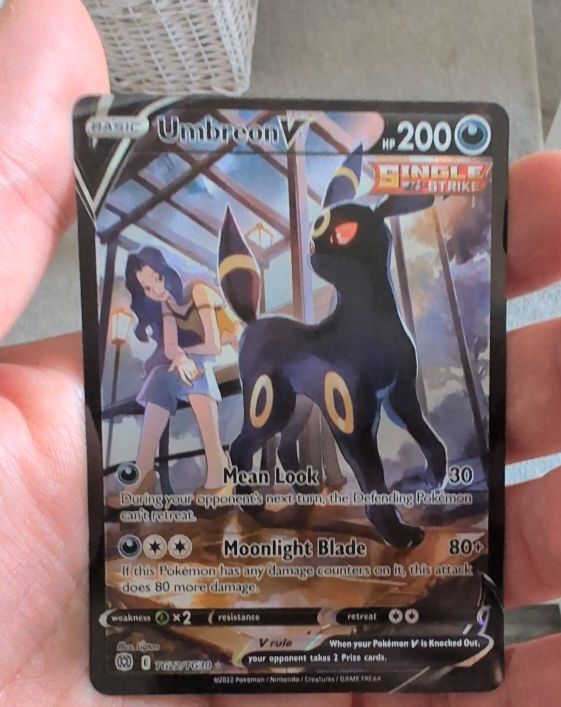 2022 Pokémon TCG Brilliant Stars #TG22 Umbreon V — front