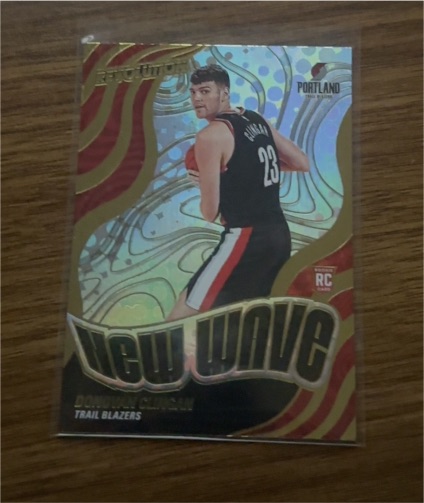 2024-25 Panini Revolution #19 Donovan Clingan New Wave — front