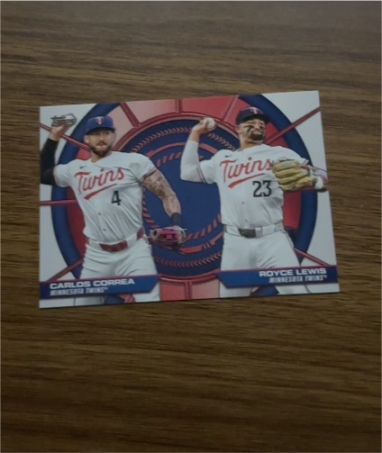 2025 Topps Series 2 #DD-11 Carlos Correa / Royce Lewis Dynamic Duos — front