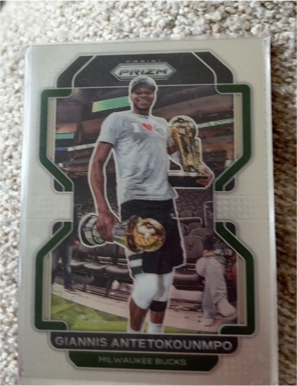 2021-22 Panini Prizm #1 Giannis Antetokounmpo — front