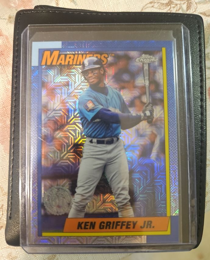 2025 Topps Series 1 Silver Pack Mojo #T90C-37 Ken Griffey Jr. — front