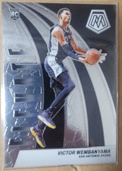 2023-24 Panini Mosaic Elevate #18 Victor Wembanyama — front