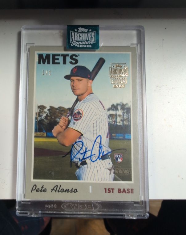 2024 Topps Archives Signature Series #1 Pete Alonso — front