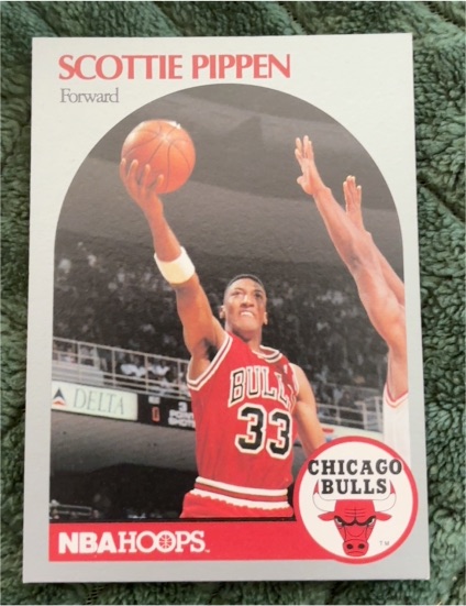 1990-91 NBA Hoops #69 Scottie Pippen — front