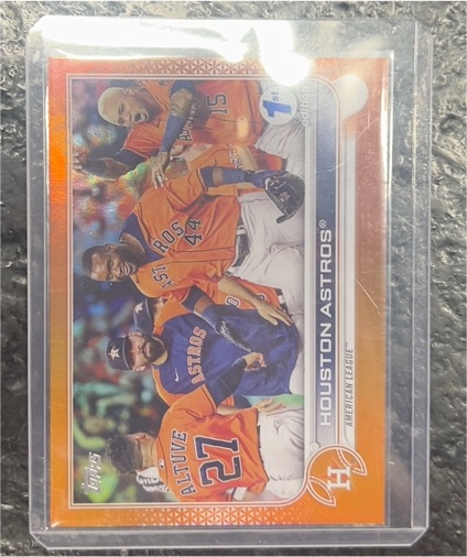 2022 Topps #136 Yordan Alvarez — front
