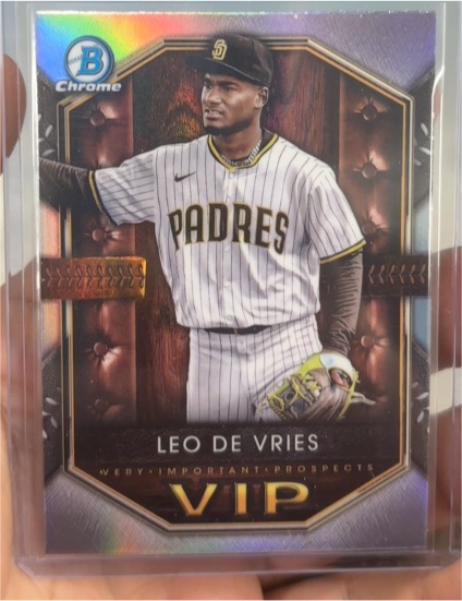 2025 Bowman Chrome #VIP-14 Leo De Vries — front