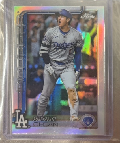 2025 Topps Chrome #1 Shohei Ohtani Image Variation Refractor Dodgers SP — front