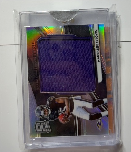 2019 Panini Spectra Monumental Memorabilia #MM-15 Marquise Brown — front
