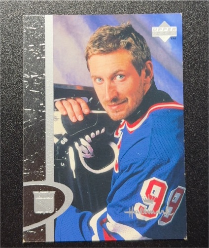 1996-97 Upper Deck Hallmark Keepsake #HK1 Wayne Gretzky — front