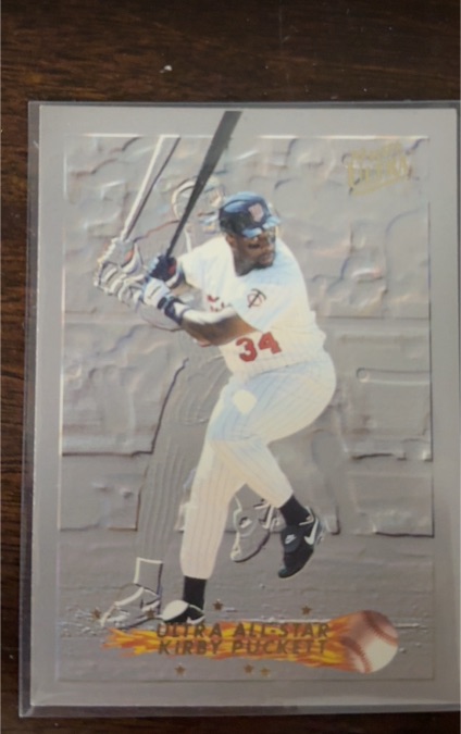 1993 Fleer Ultra #18 Kirby Puckett — front