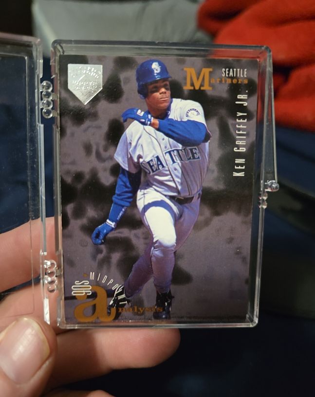 1995 Upper Deck #110 Ken Griffey Jr. — front