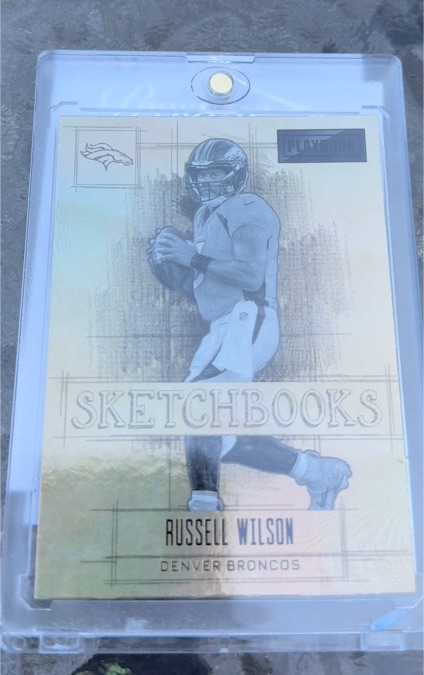 2022 Panini Playbook #4 Russell Wilson — front