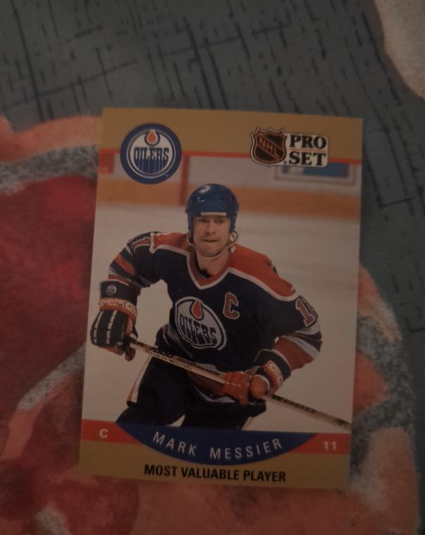 1990 Pro Set #397 Mark Messier — front