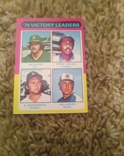 1975 Topps #310 1974 Victory Leaders Jim Hunter Fergie Jenkins Andy Messersmith Phil Niekro — front