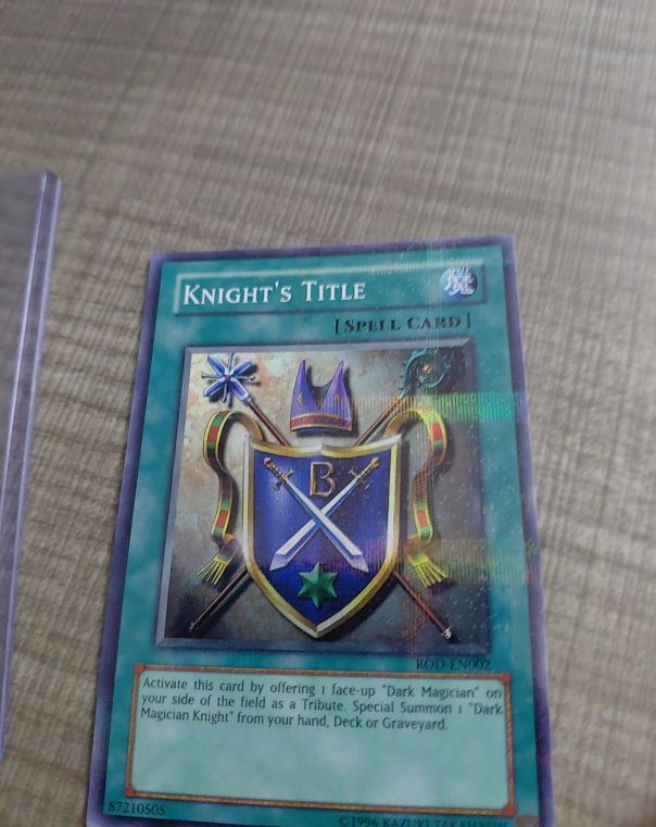 Yu-Gi-Oh! 2002 ROD-EN002 Knight's Title — front